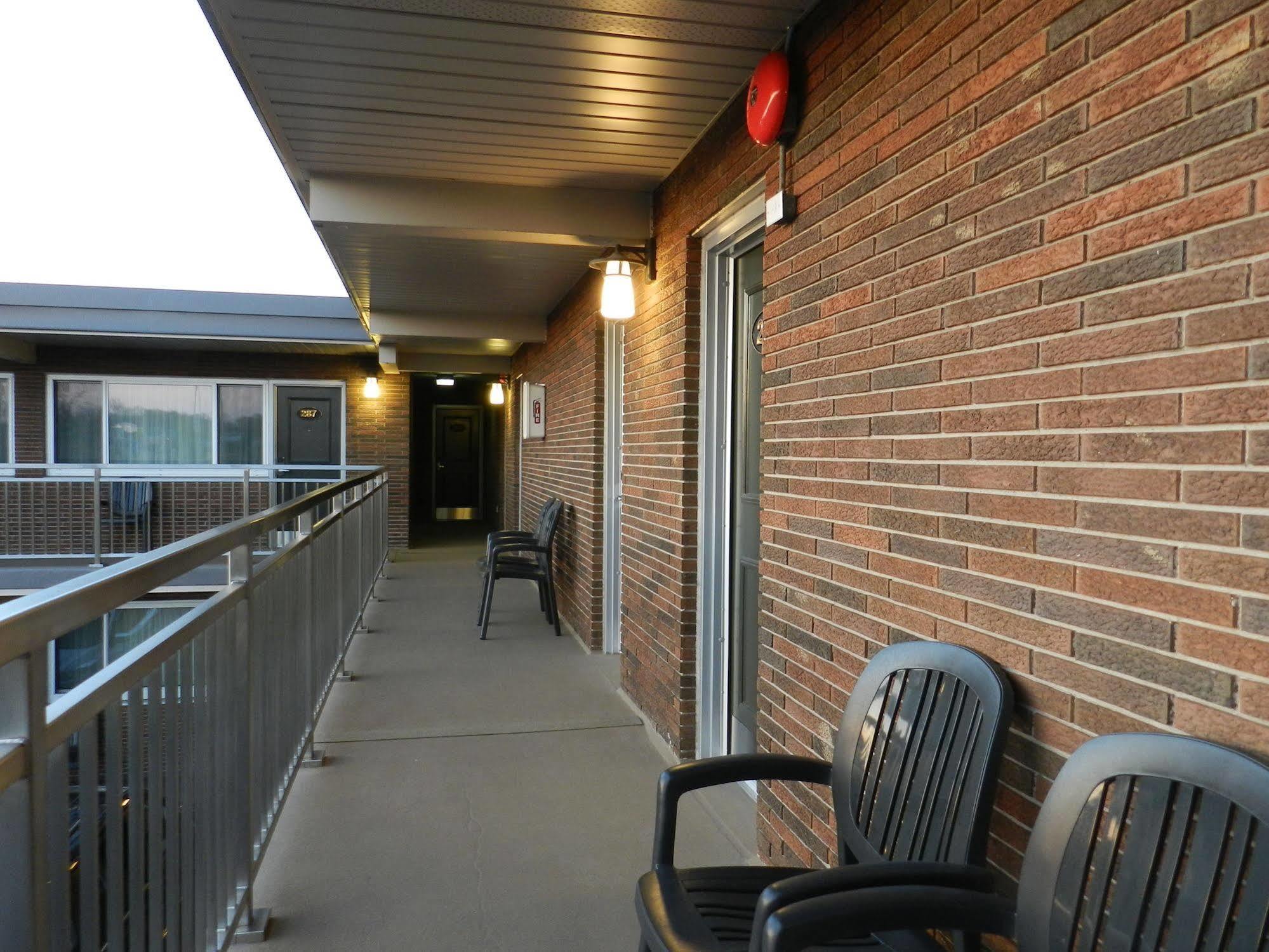 Capri Inn Saint Catharines Bagian luar foto