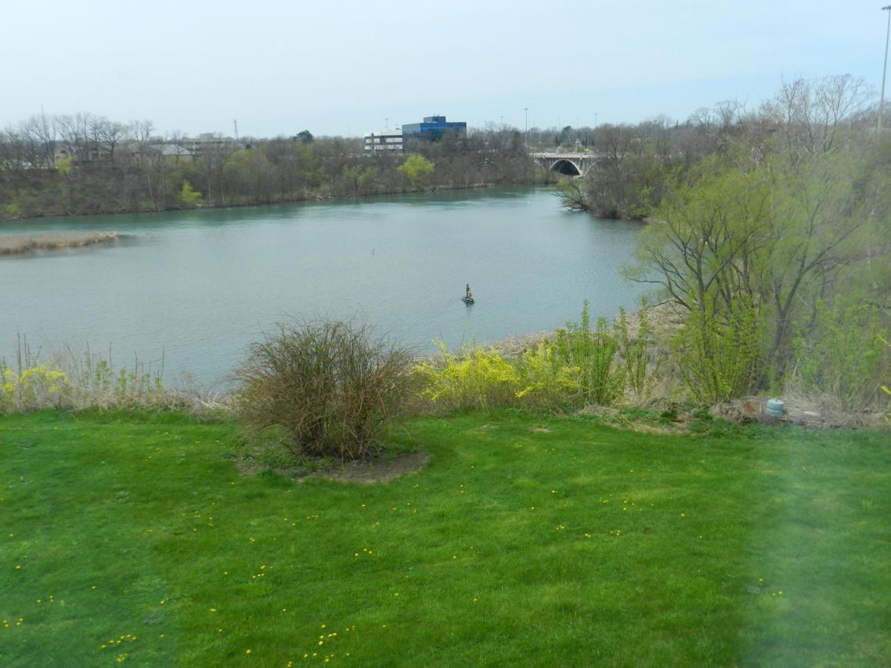 Capri Inn Saint Catharines Bagian luar foto