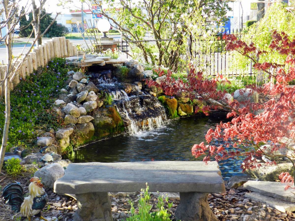 Capri Inn Saint Catharines Bagian luar foto